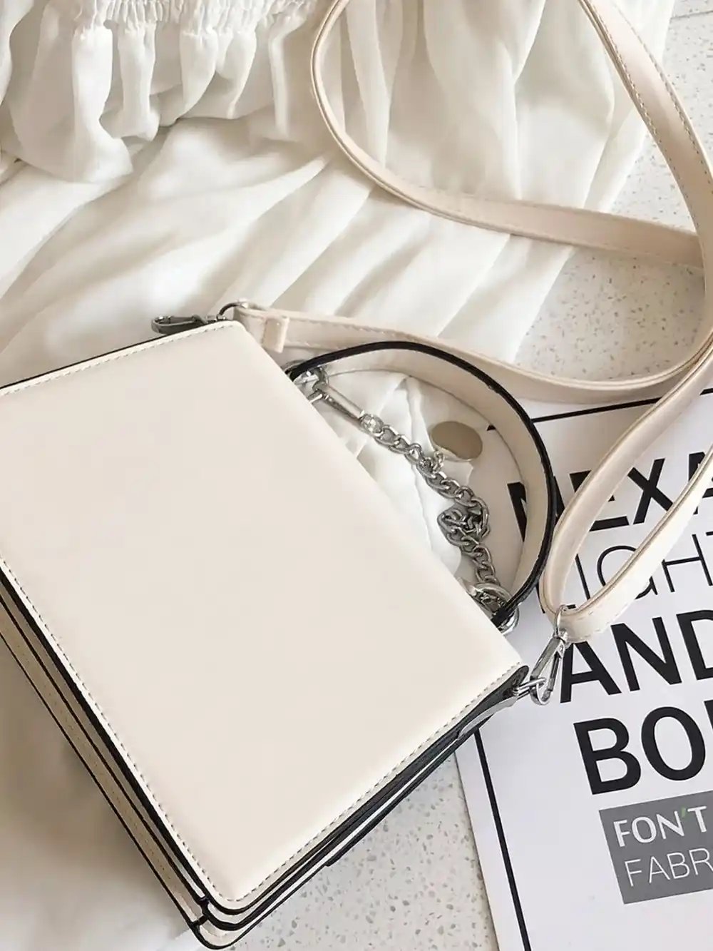 Chain PU Leather Detachable Shoulder Strap Handbag - MODALIFE