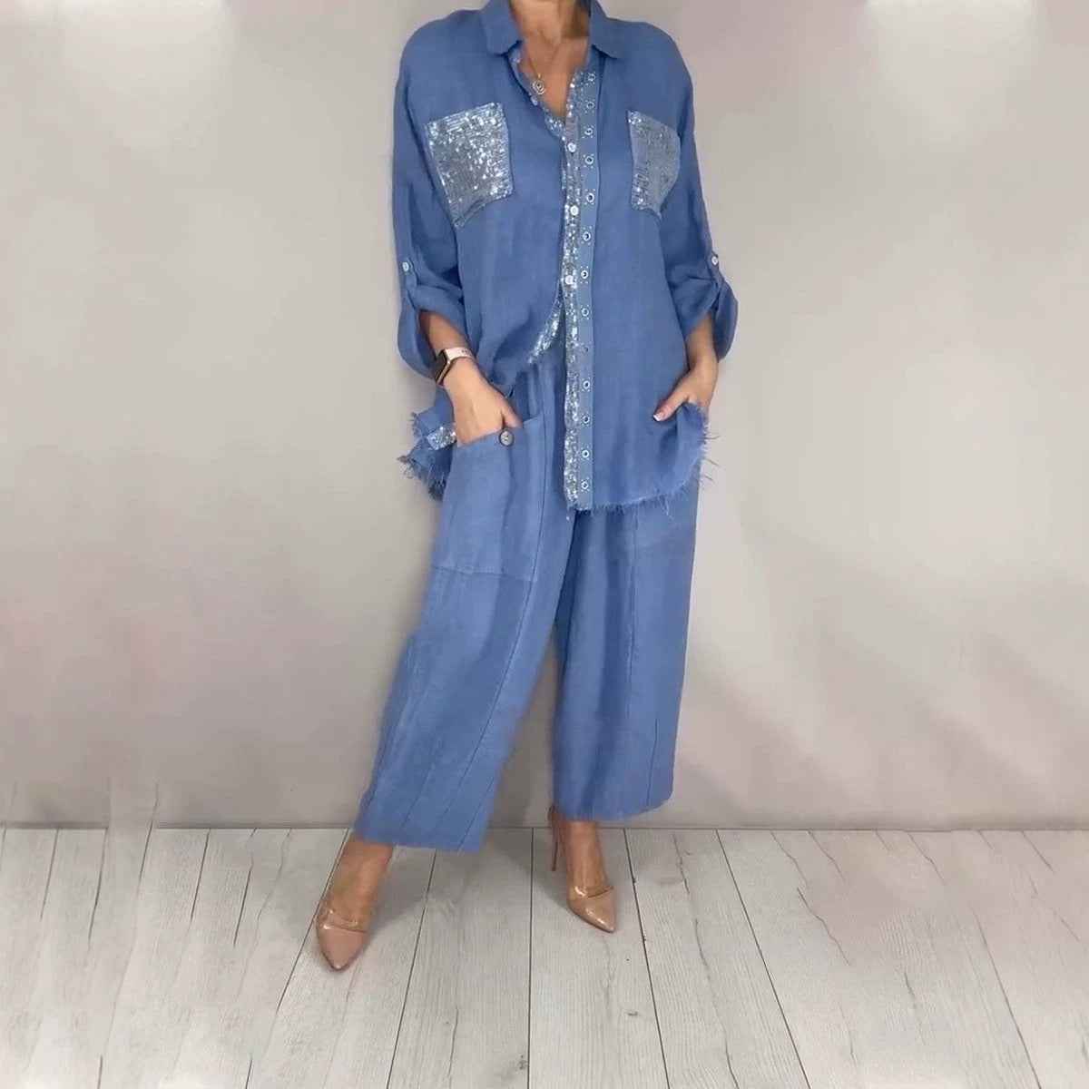 New Fashion Casual Women's Set with Pocket Placket and Gold Embellished Round Neck Design