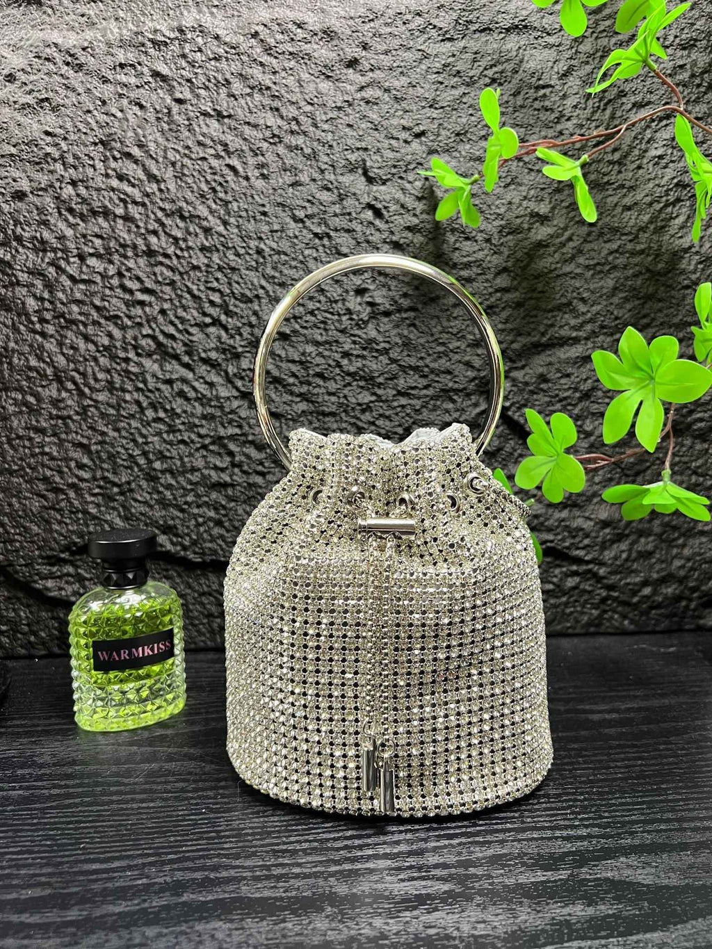 Diamond bucket bag for women