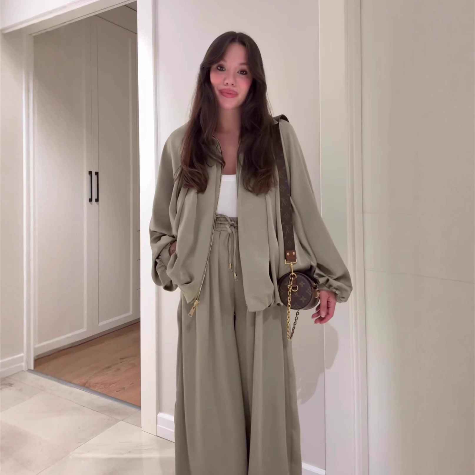 Flip collar long sleeved jacket and long pants 2-piece set - MODALIFE